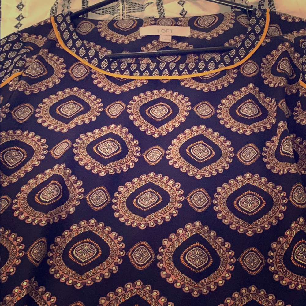 Navy medallion top